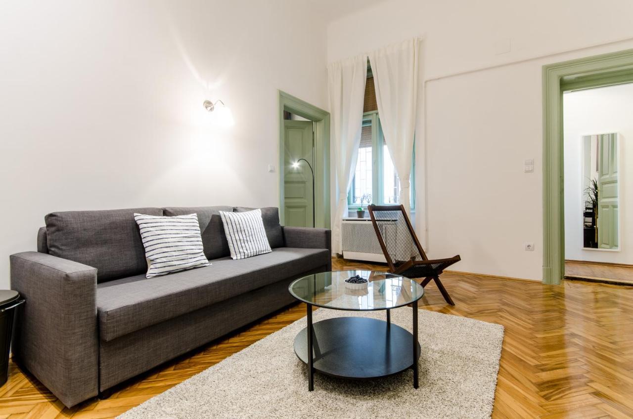 B63 2 Bedroom Apartment In Heart Of City Budapest Eksteriør billede