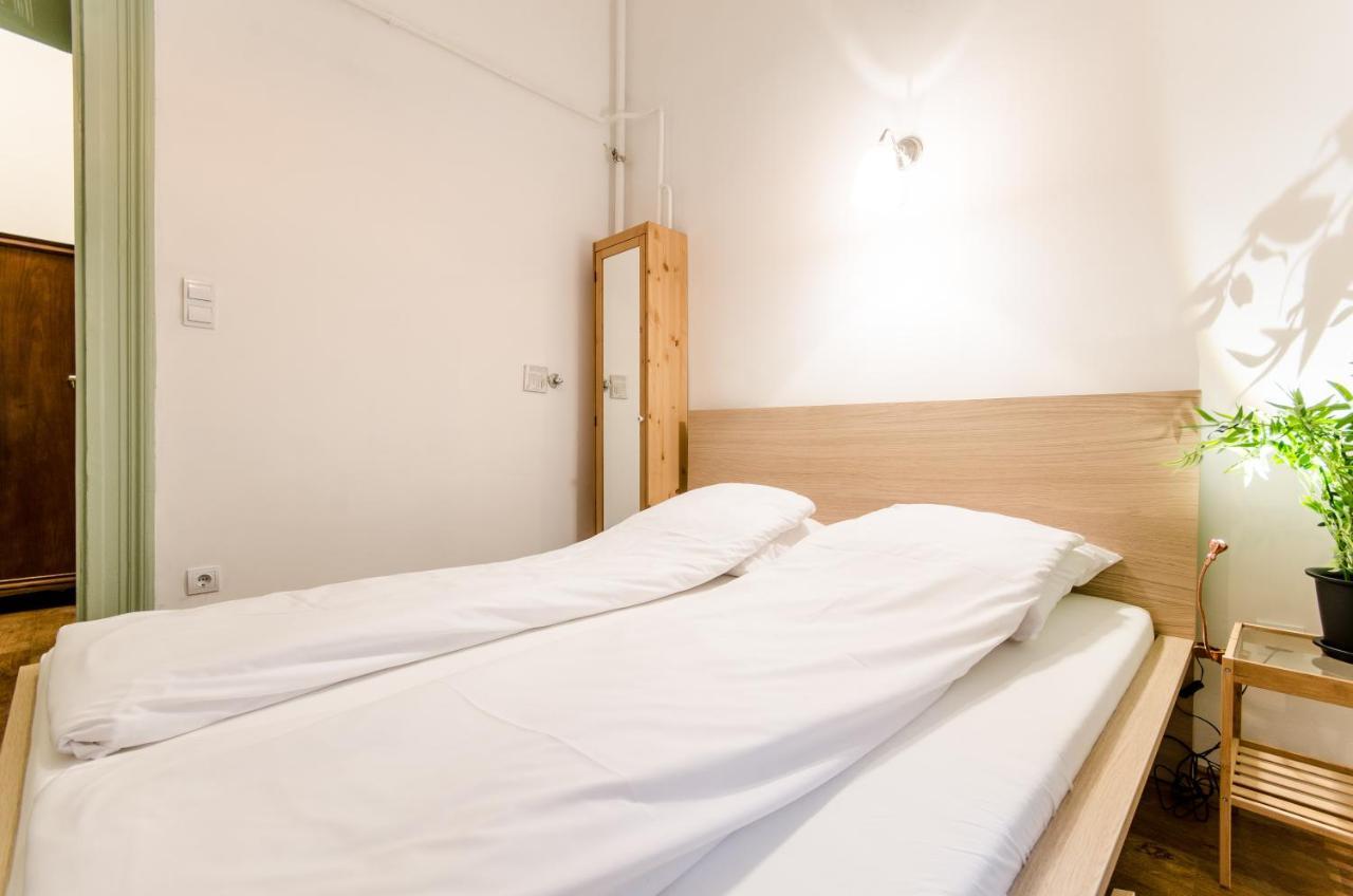B63 2 Bedroom Apartment In Heart Of City Budapest Eksteriør billede
