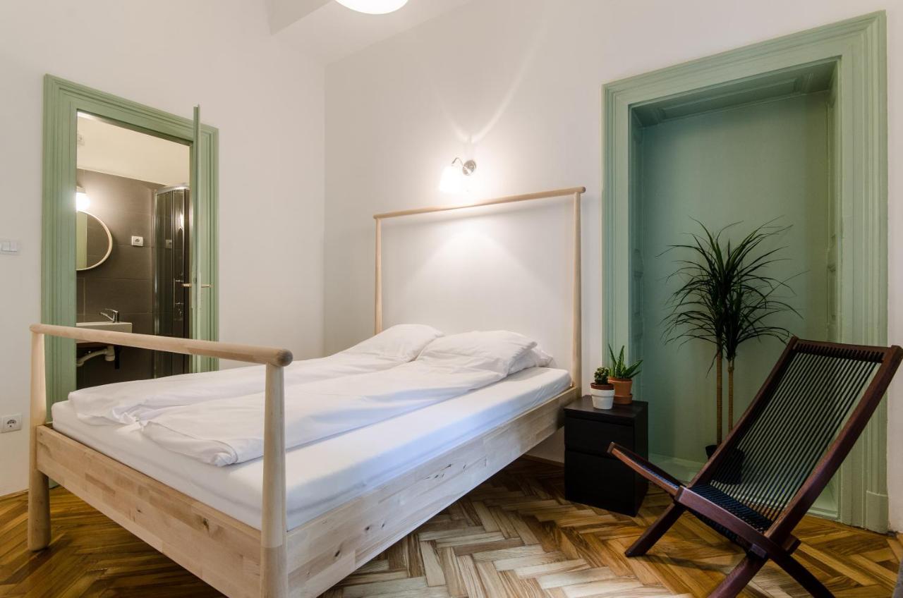 B63 2 Bedroom Apartment In Heart Of City Budapest Eksteriør billede